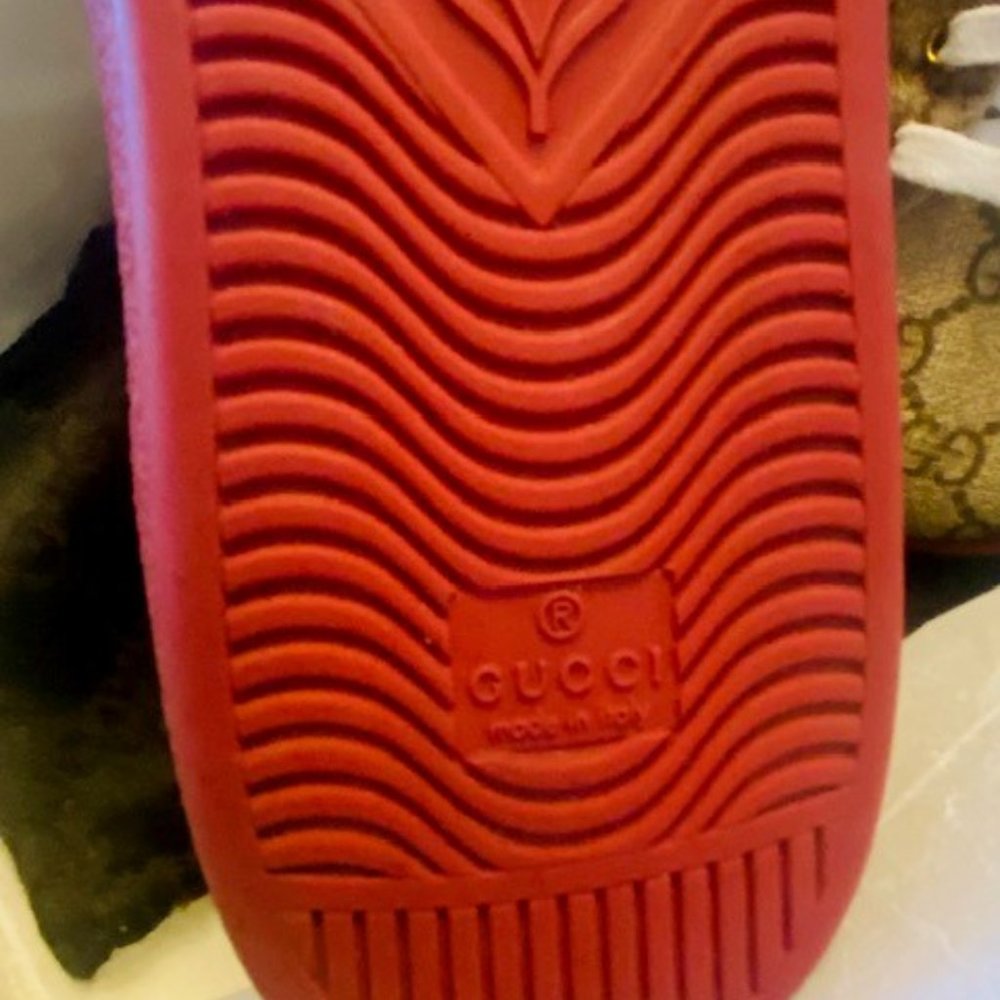 NEW  AUTHENTIC  MEN - Gucci Sneakers!! - Picture 8 of 10